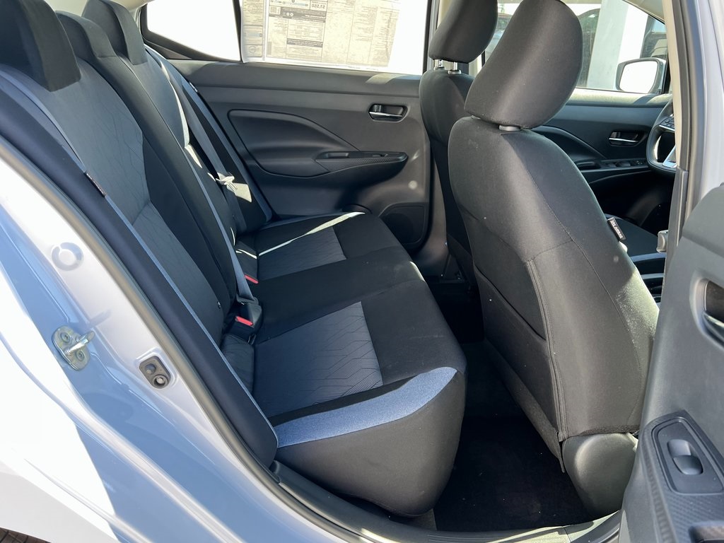 Vehicle image 11 of 22