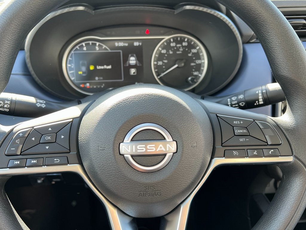 Vehicle image 17 of 22