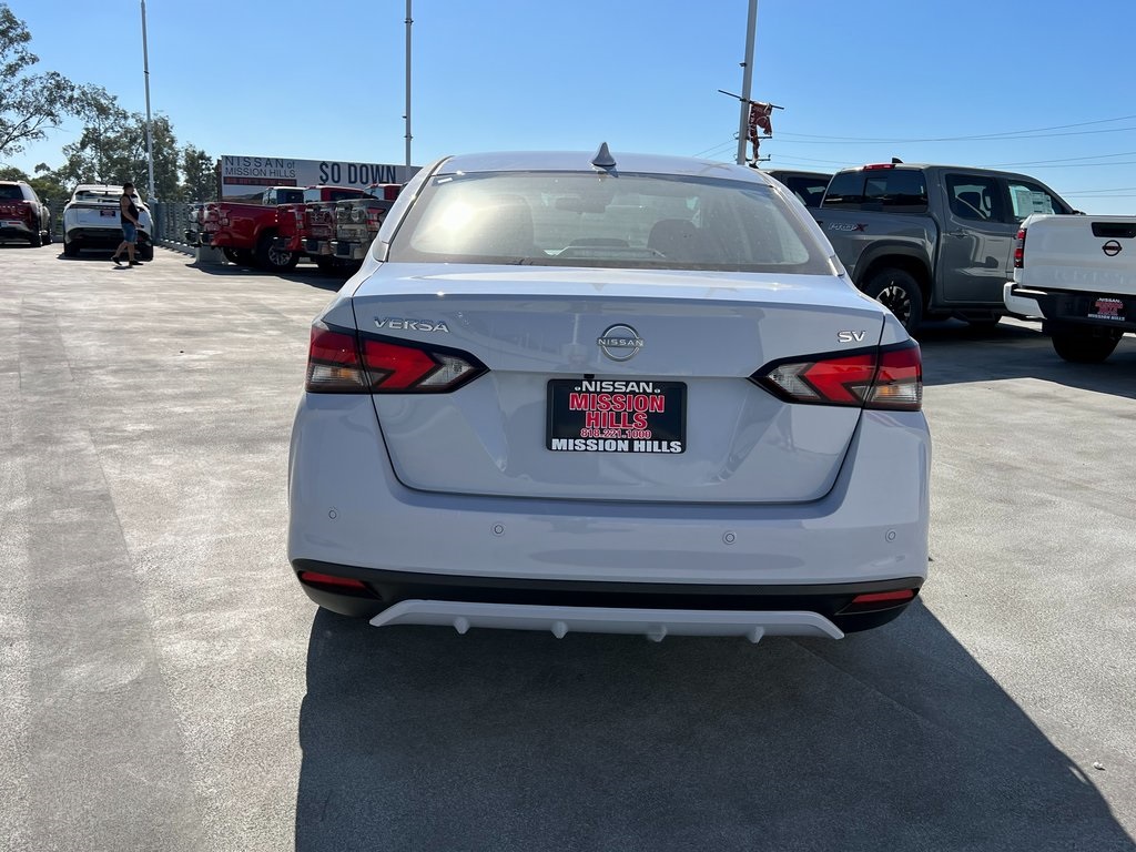 Vehicle image 7 of 22