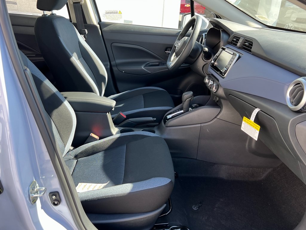 Vehicle image 13 of 22