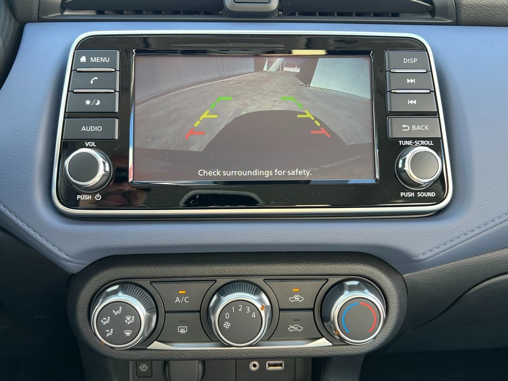 Vehicle image 18 of 22