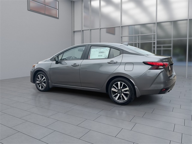 Vehicle image 8 of 40