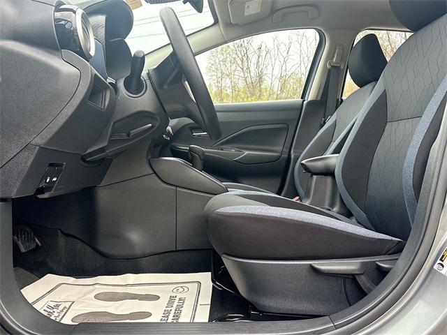 Vehicle image 13 of 40