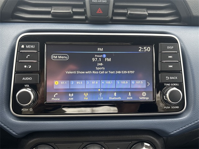 Vehicle image 17 of 40