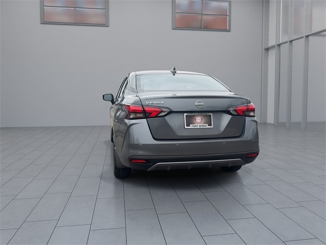 Vehicle image 9 of 40