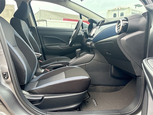 Vehicle image 24 of 40