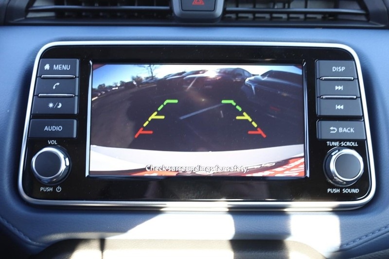 Vehicle image 14 of 26