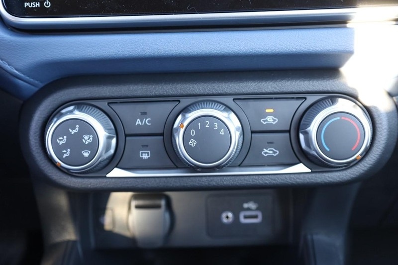 Vehicle image 15 of 26