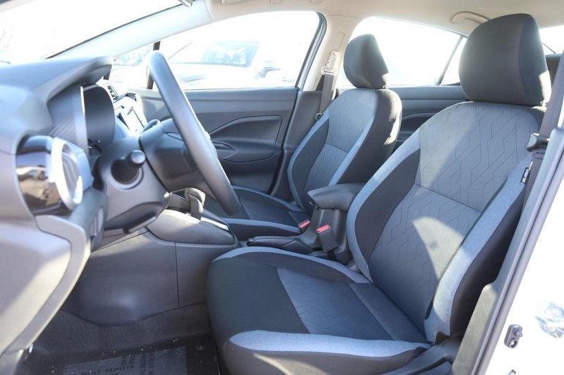 Vehicle image 10 of 26