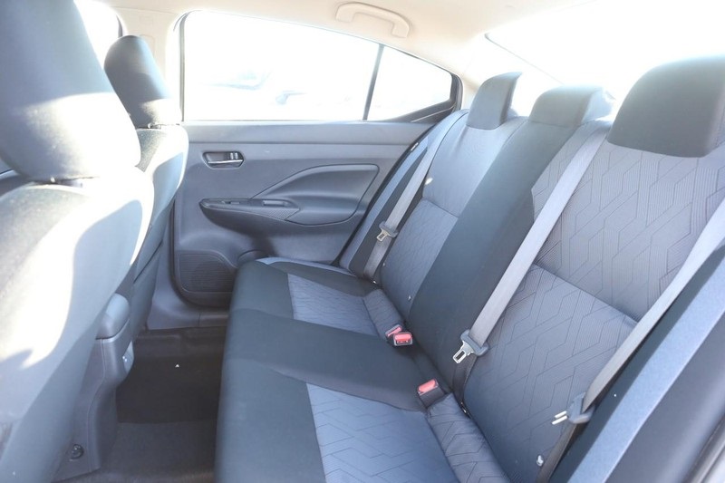 Vehicle image 18 of 26