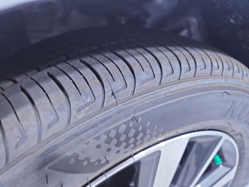 2025 Nissan Versa SV Image 10 of 29