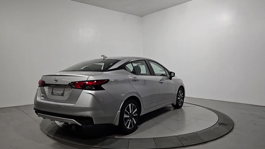 2025 Nissan Versa SV Image 5 of 29