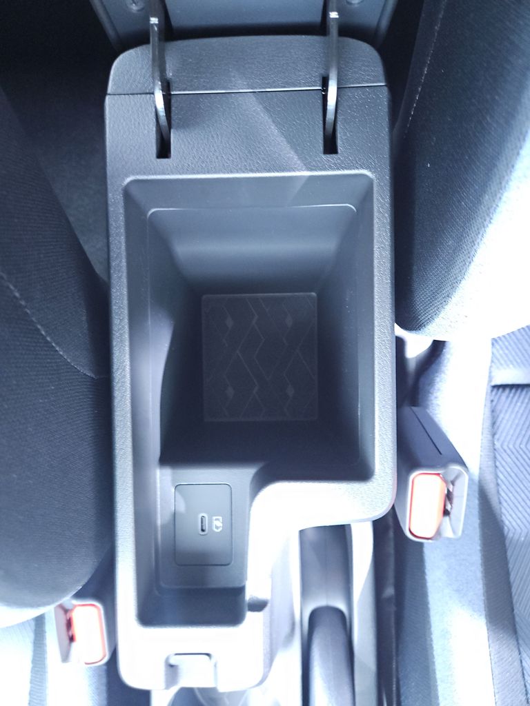 2025 Nissan Versa SV Image 24 of 29