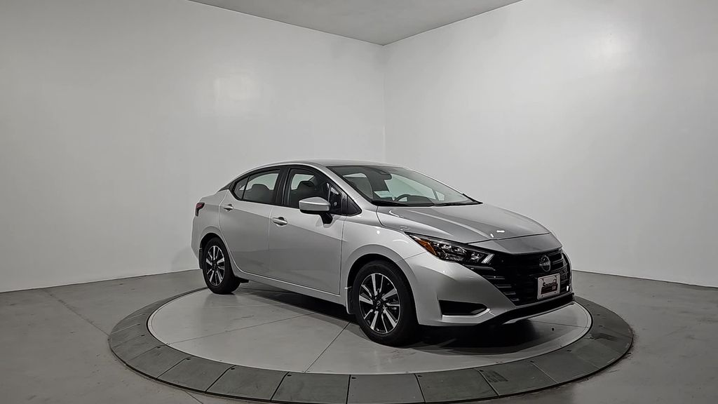 2025 Nissan Versa SV Image 3 of 29