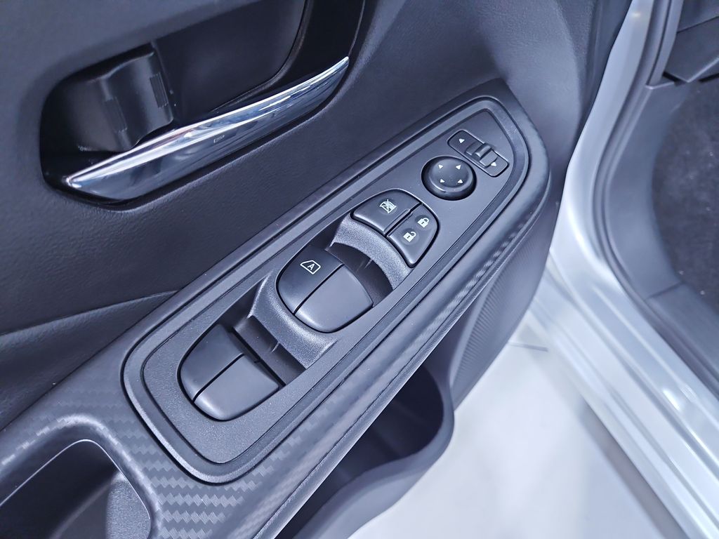 2025 Nissan Versa SV Image 23 of 29
