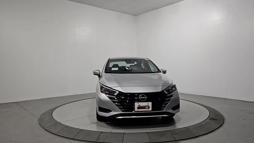 2025 Nissan Versa SV Image 2 of 29