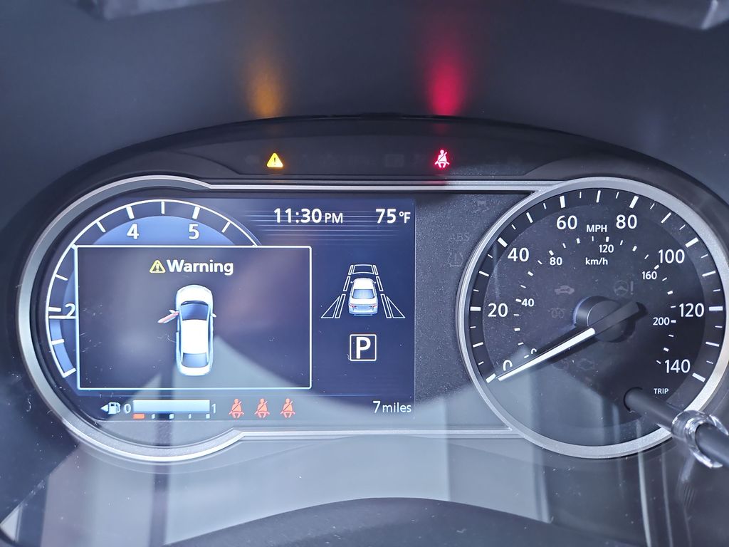 2025 Nissan Versa SV Image 17 of 29