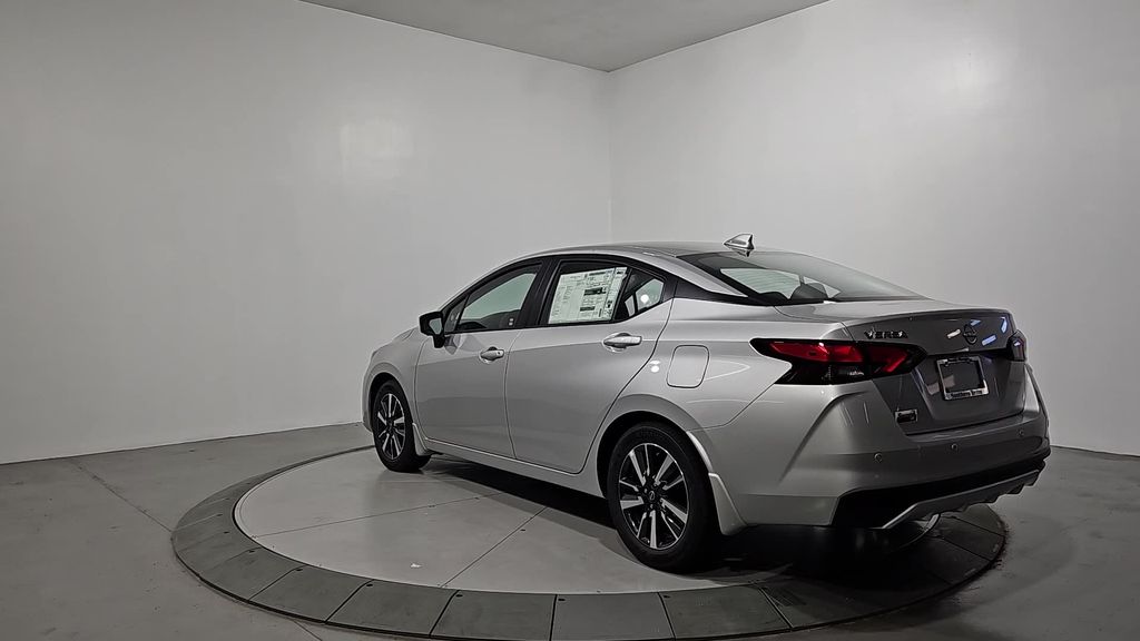 2025 Nissan Versa SV Image 7 of 29