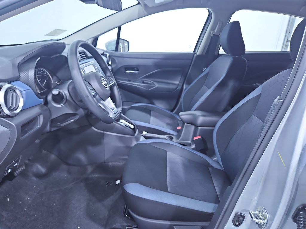 2025 Nissan Versa SV Image 13 of 29