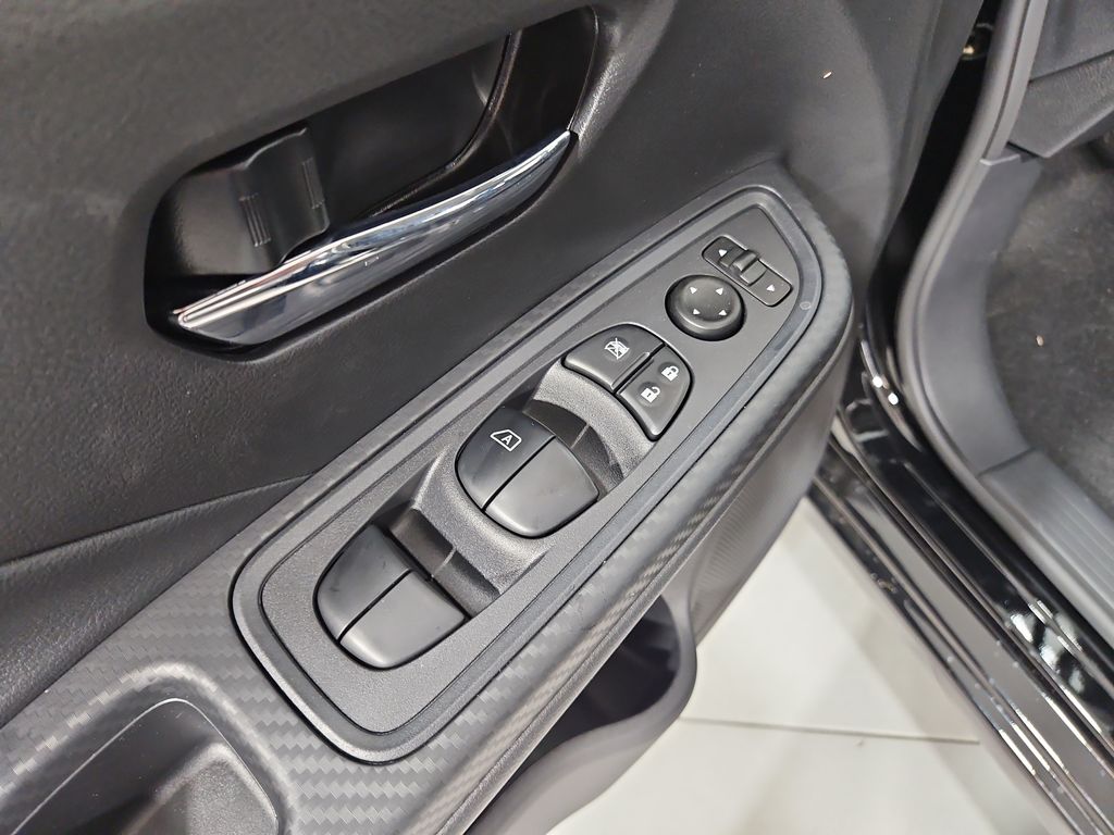 2025 Nissan Versa SV Image 24 of 29