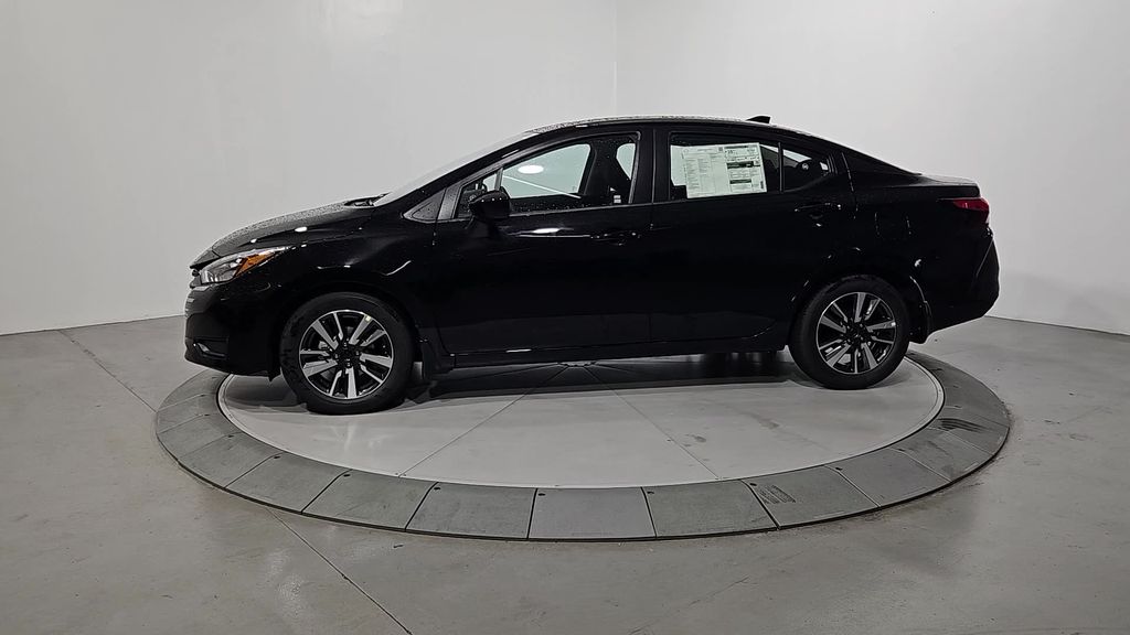 2025 Nissan Versa SV Image 8 of 29
