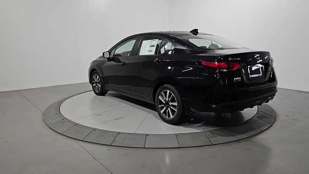 2025 Nissan Versa SV Image 7 of 29