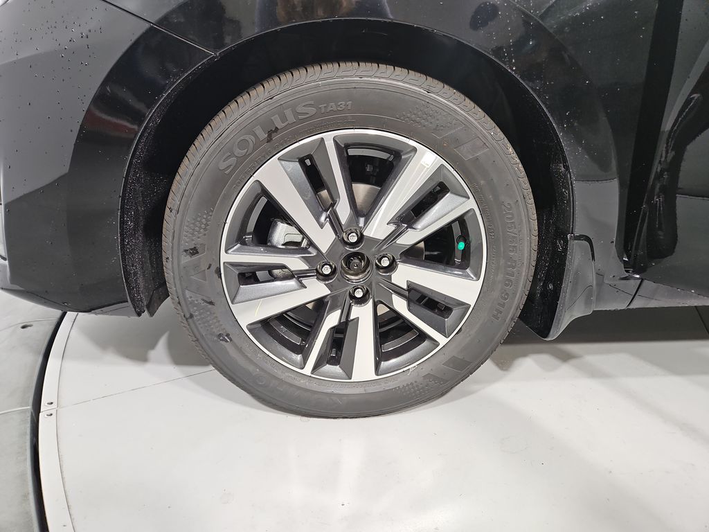 2025 Nissan Versa SV Image 10 of 29