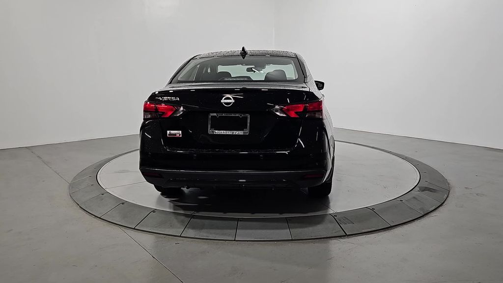2025 Nissan Versa SV Image 6 of 29