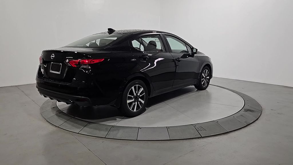 2025 Nissan Versa SV Image 5 of 29