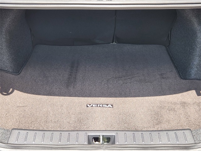 Vehicle image 8 of 21