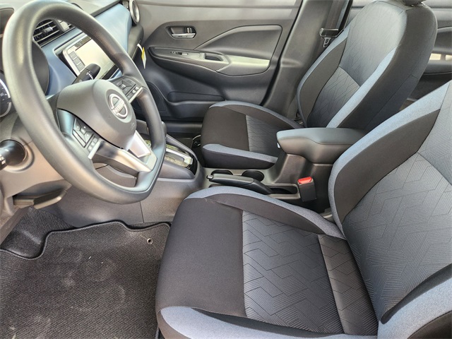 Vehicle image 10 of 21