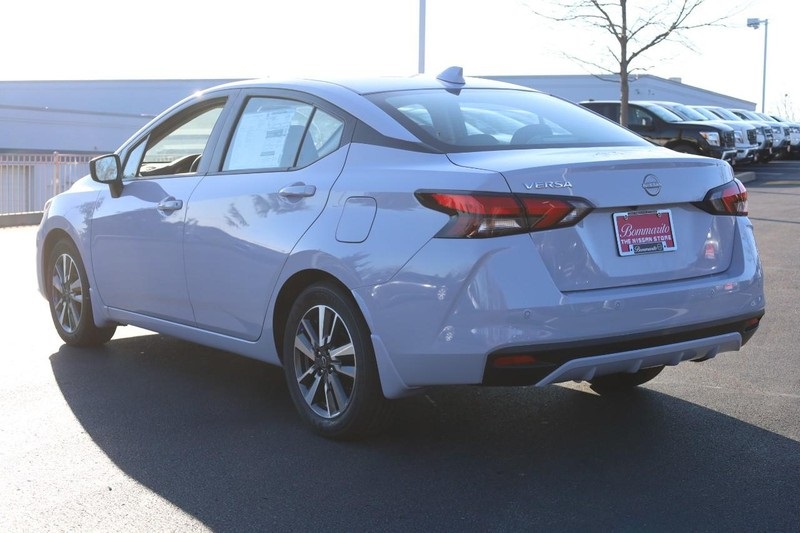 Vehicle image 5 of 26
