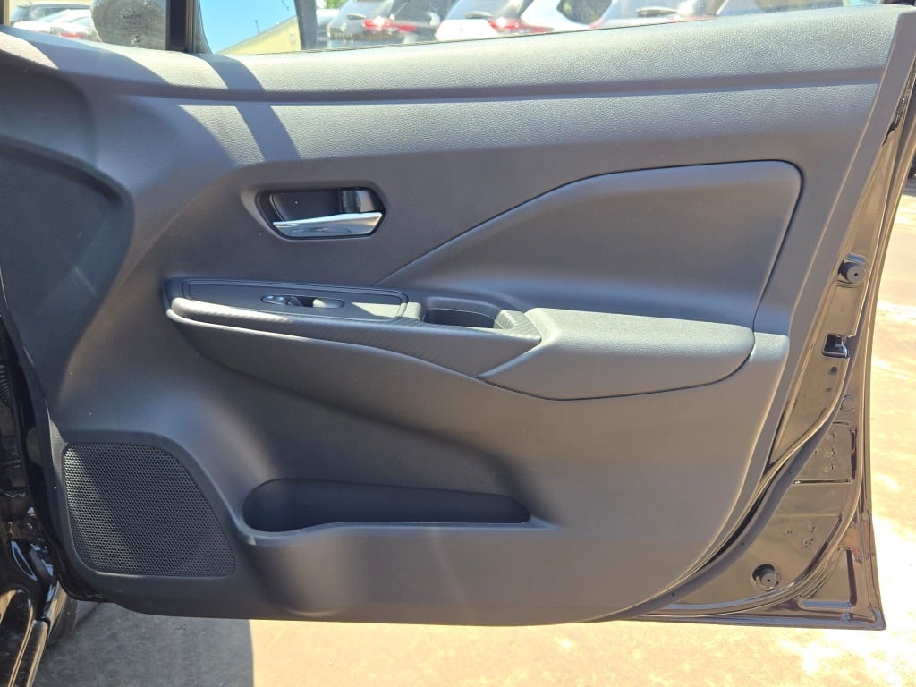 Vehicle image 19 of 28
