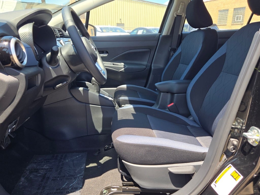 Vehicle image 9 of 28