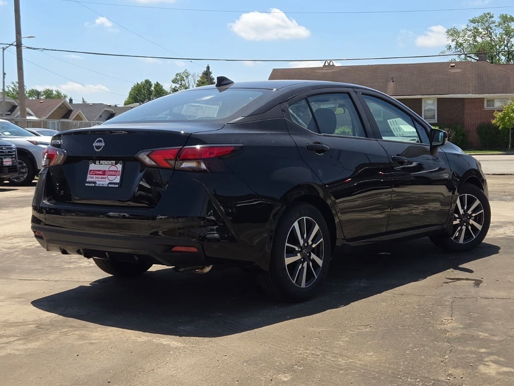 Vehicle image 4 of 28