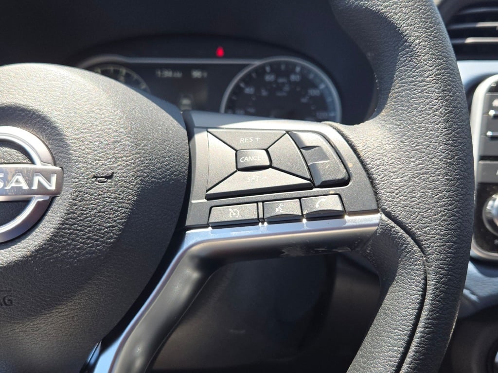 Vehicle image 14 of 28