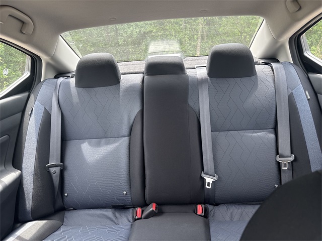 Vehicle image 23 of 37