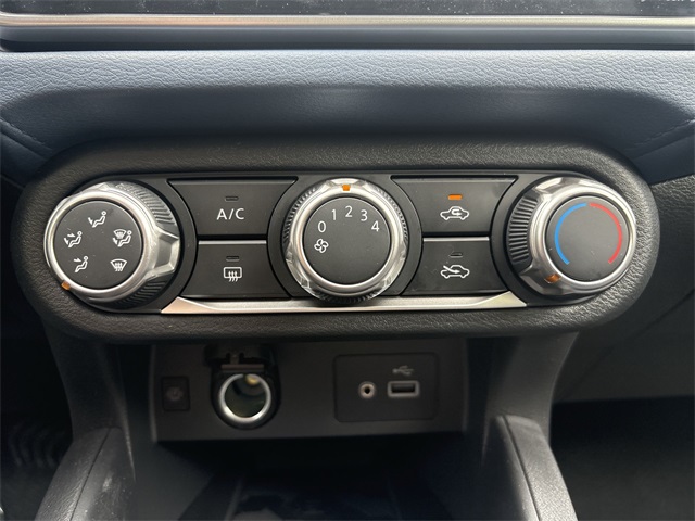 Vehicle image 19 of 37