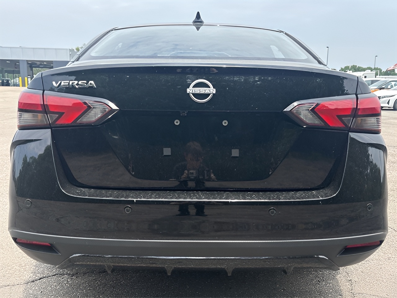 Vehicle image 34 of 37