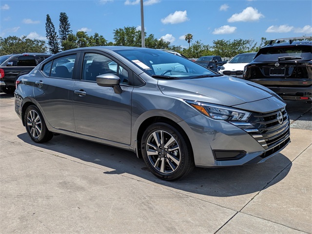 2025 Nissan Versa SV Image 4 of 28