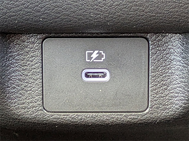 2025 Nissan Versa SV Image 24 of 28