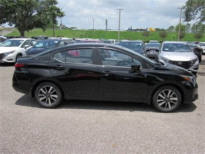 2025 Nissan Versa SV Image 8 of 35