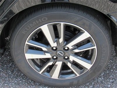 2025 Nissan Versa SV Image 17 of 35