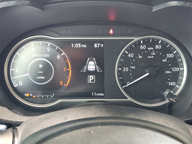 Vehicle image 13 of 21