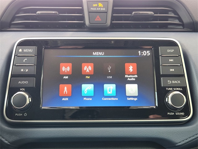 Vehicle image 15 of 21