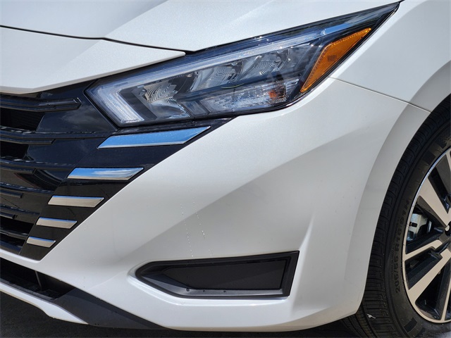 Vehicle image 19 of 21