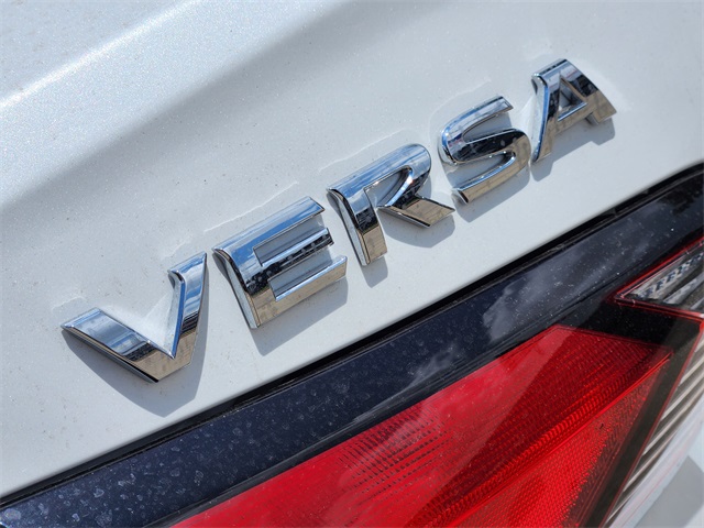 Vehicle image 20 of 21
