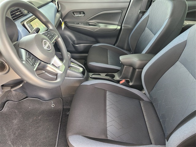 Vehicle image 11 of 21