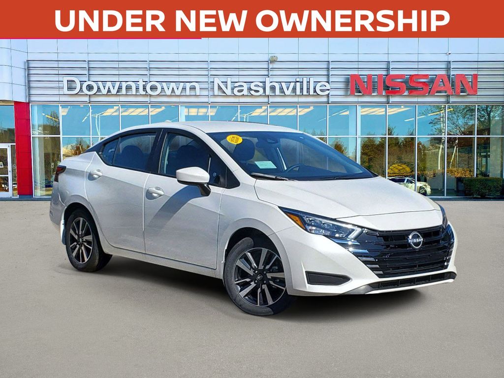 2025 Nissan Versa SV Image 2 of 31