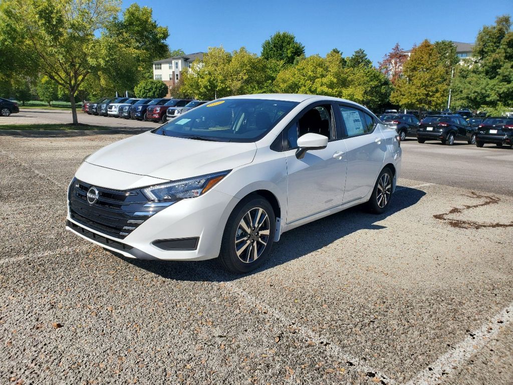 2025 Nissan Versa SV Image 1 of 31